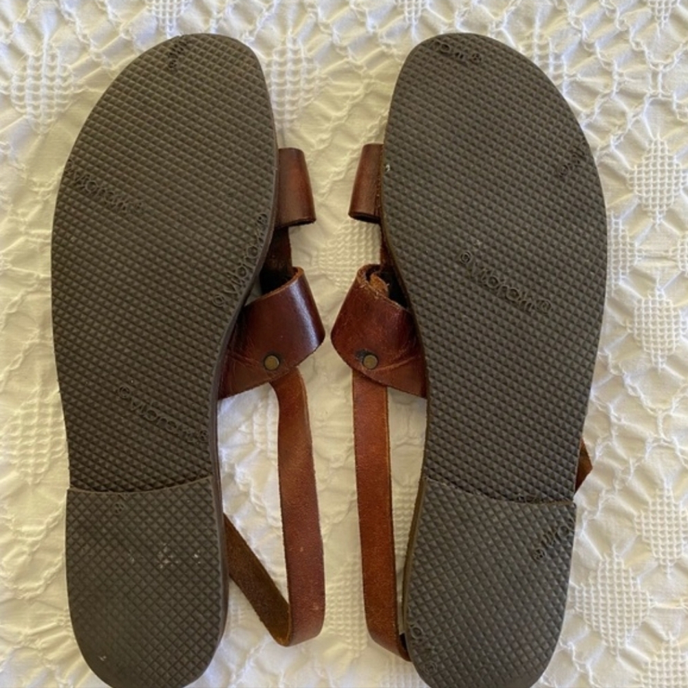 Vintage St. John's Bay Brown Leather Sandals - Picture 2 of 3